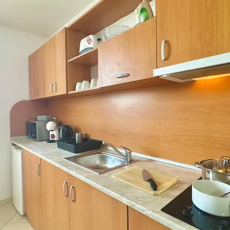 Apartment Bratanov Sunset 4 *